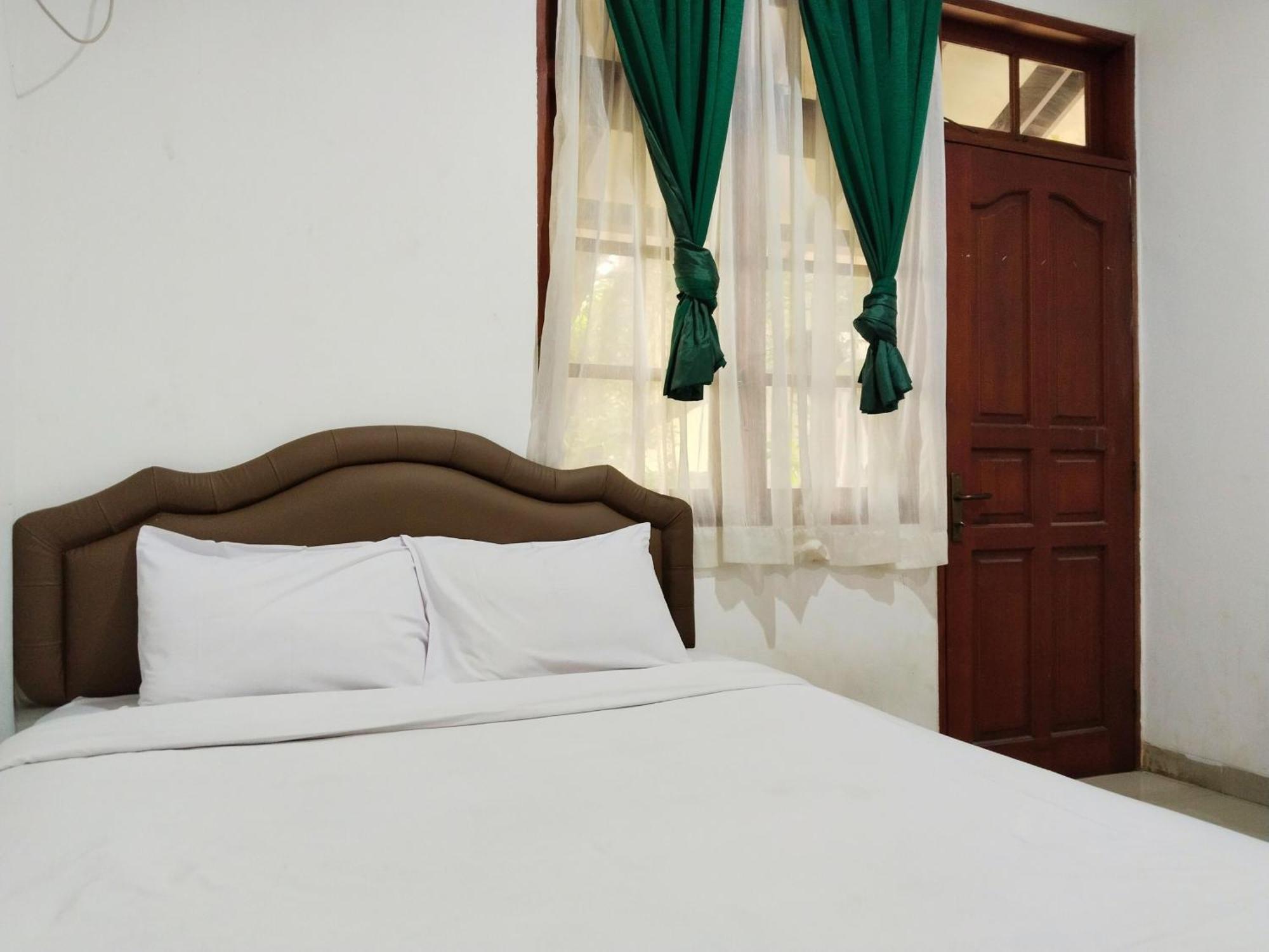 Dekuningan House By Avalon Guest house
