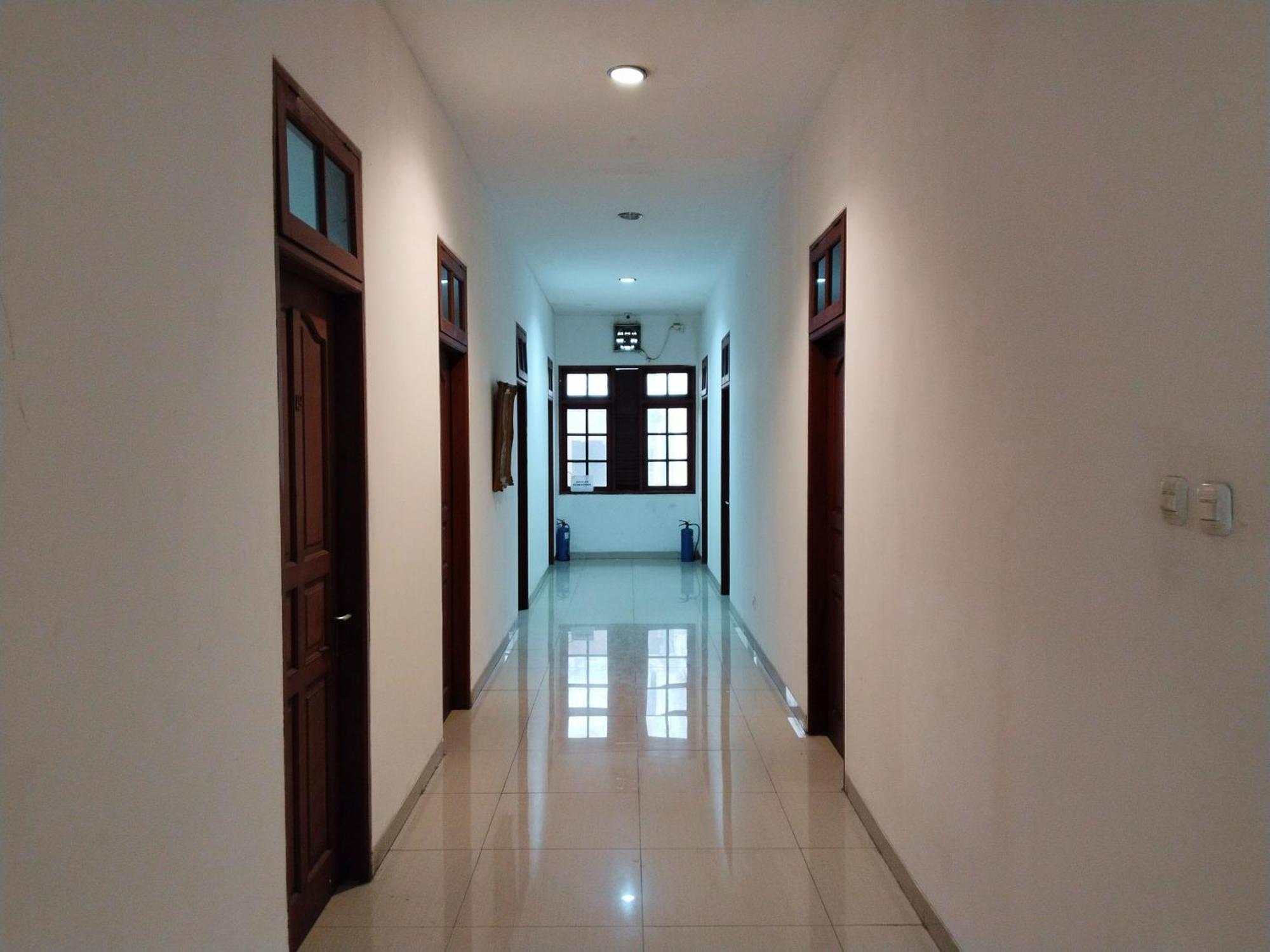 Dekuningan House By Avalon *