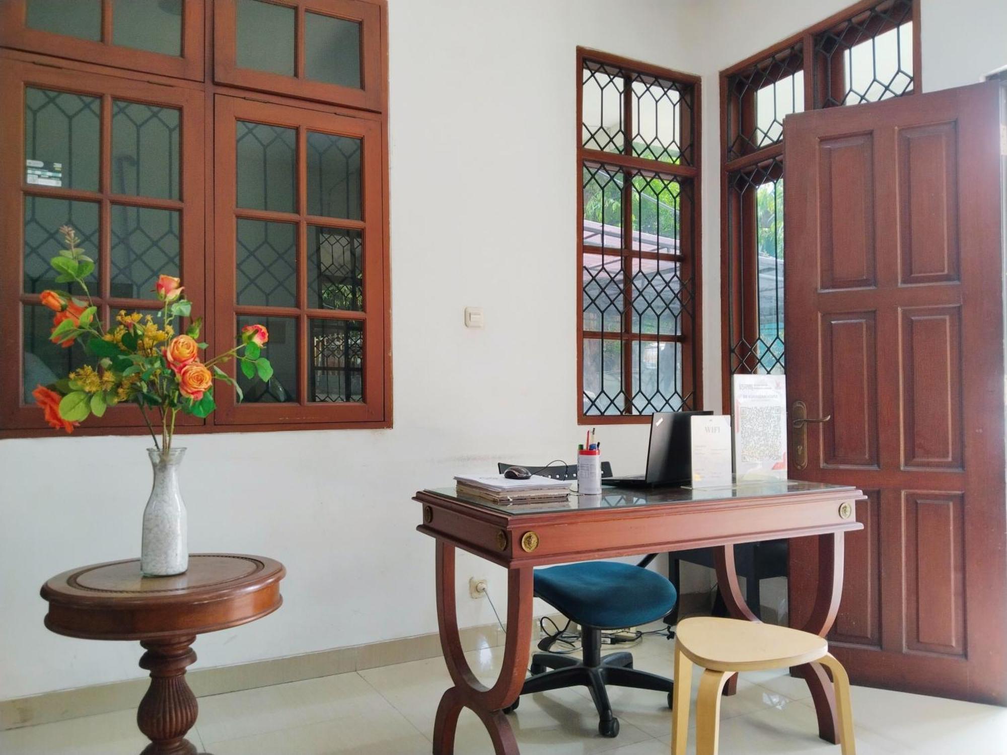 Dekuningan House By Avalon Guest house